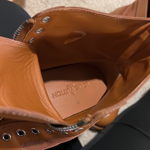 Authentic Louis Vuitton Leather boots - Picture 9 of 10